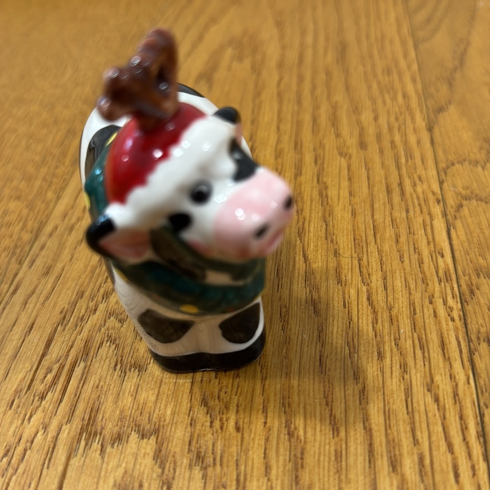 Vintage RUSS Christmas Cow salt shaker - Picture 6 of 6
